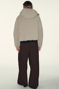 ANORAK COURT À CAPUCHE DÉPERLANT ET COUPE-VENT