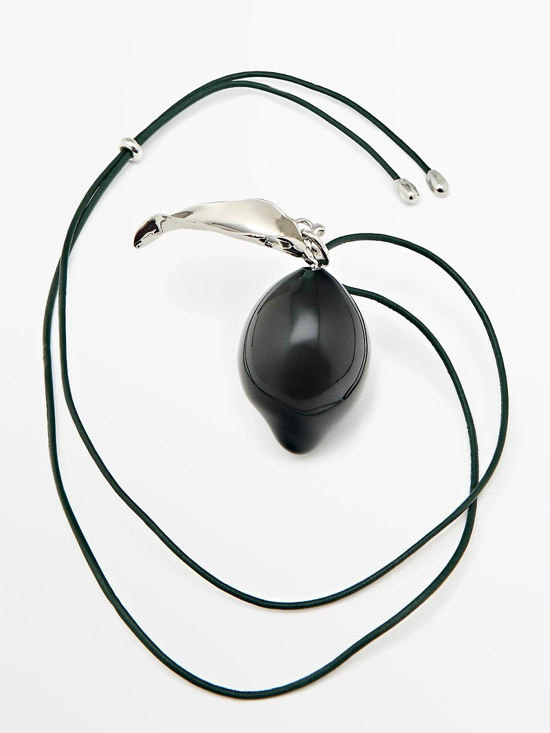 Pendant with glass lemon piece