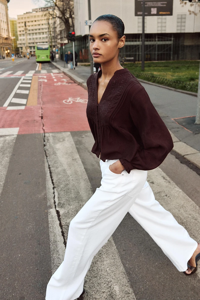EMBROIDERED BLOUSE