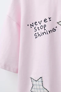 HEART PATCH TEXT T-SHIRT