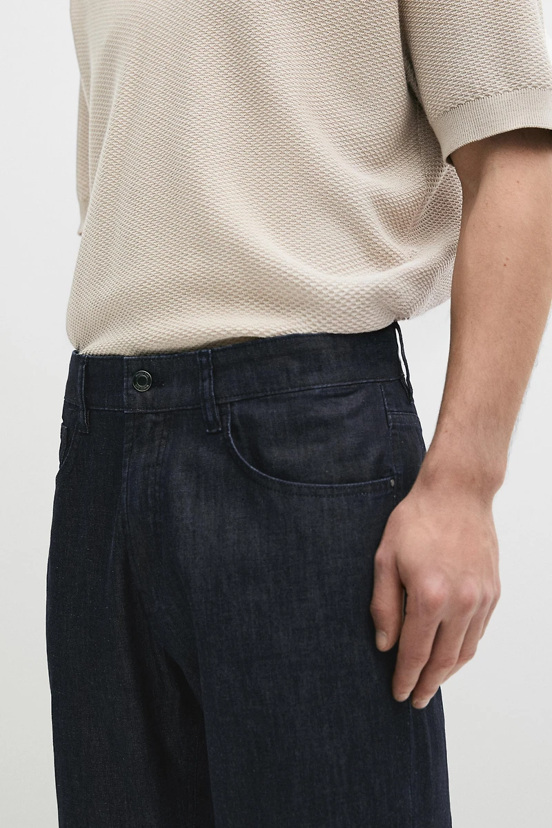 Lightweight tapered fit jeans