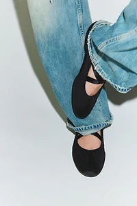 SPORTY BALLET FLATS WITH ELASTIC STRAPS