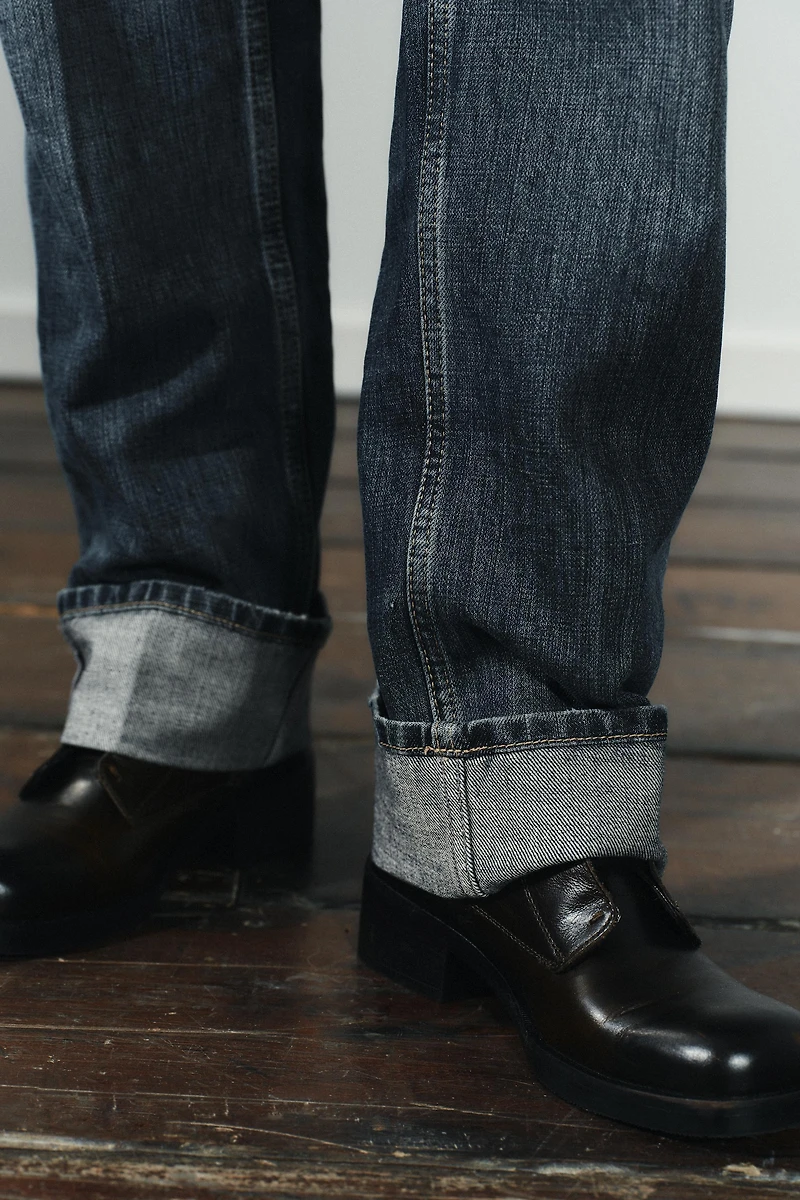 MID-RISE FOLDED STRAIGHT LEG JEANS