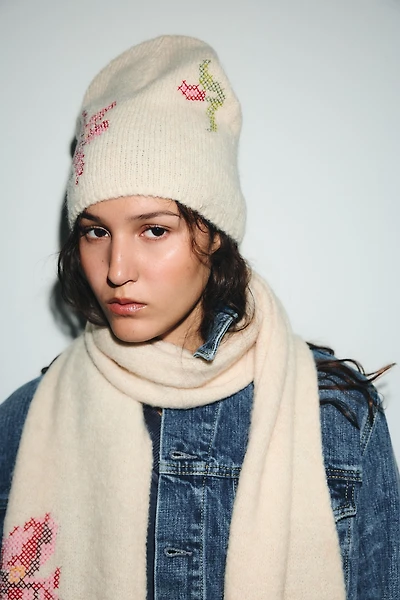 FLORAL EMBROIDERED KNIT BEANIE HAT