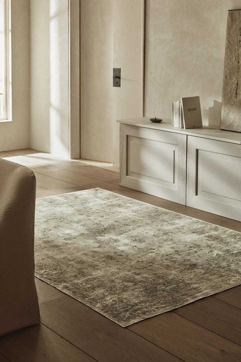 VINTAGE STYLE AREA RUG