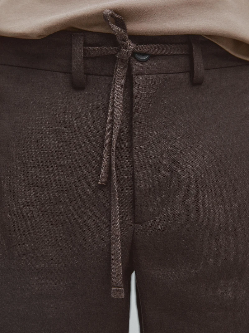 Total look linen trousers