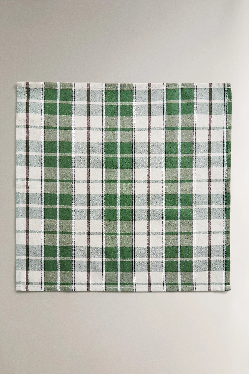 SET OF DYED THREAD NAPKINS (SET OF 2)
