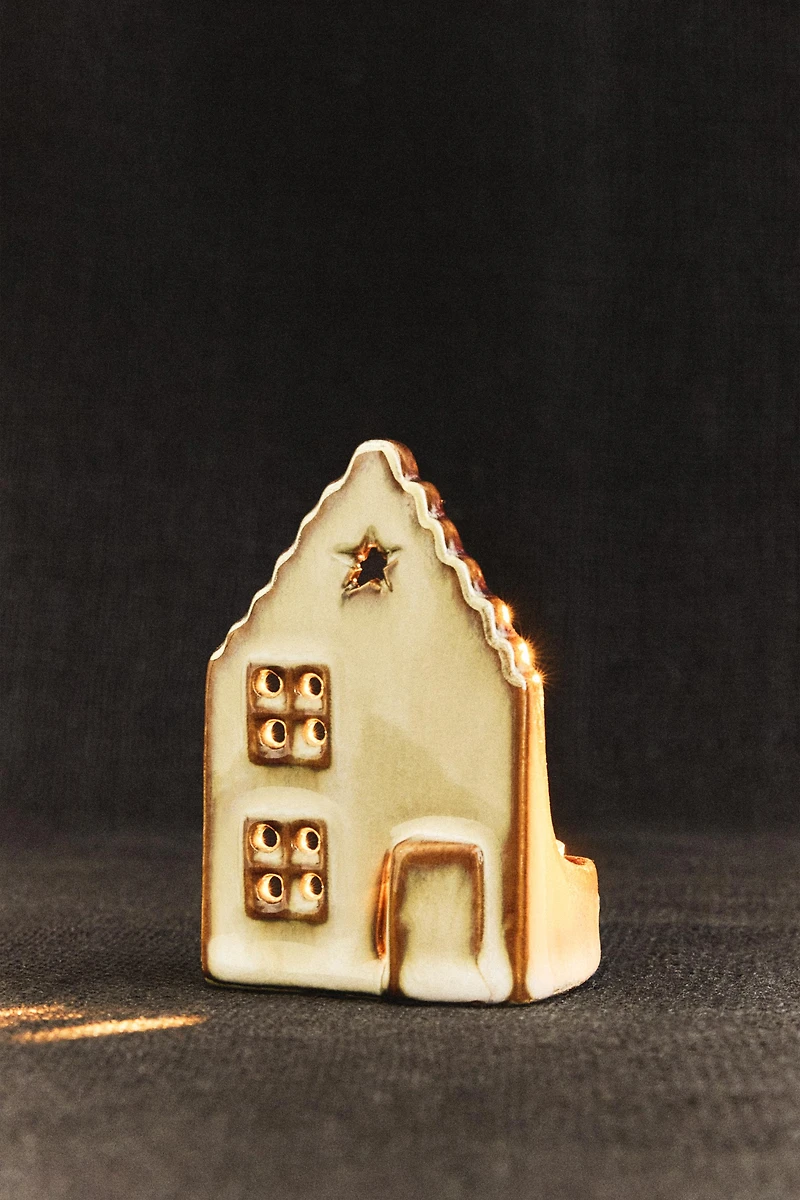CHRISTMAS STAR CERAMIC HOUSE TEALIGHT HOLDER