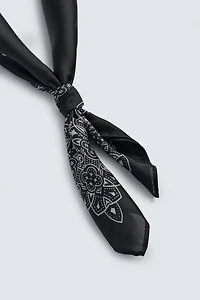 GEOMETRIC PRINT SATIN BANDANA