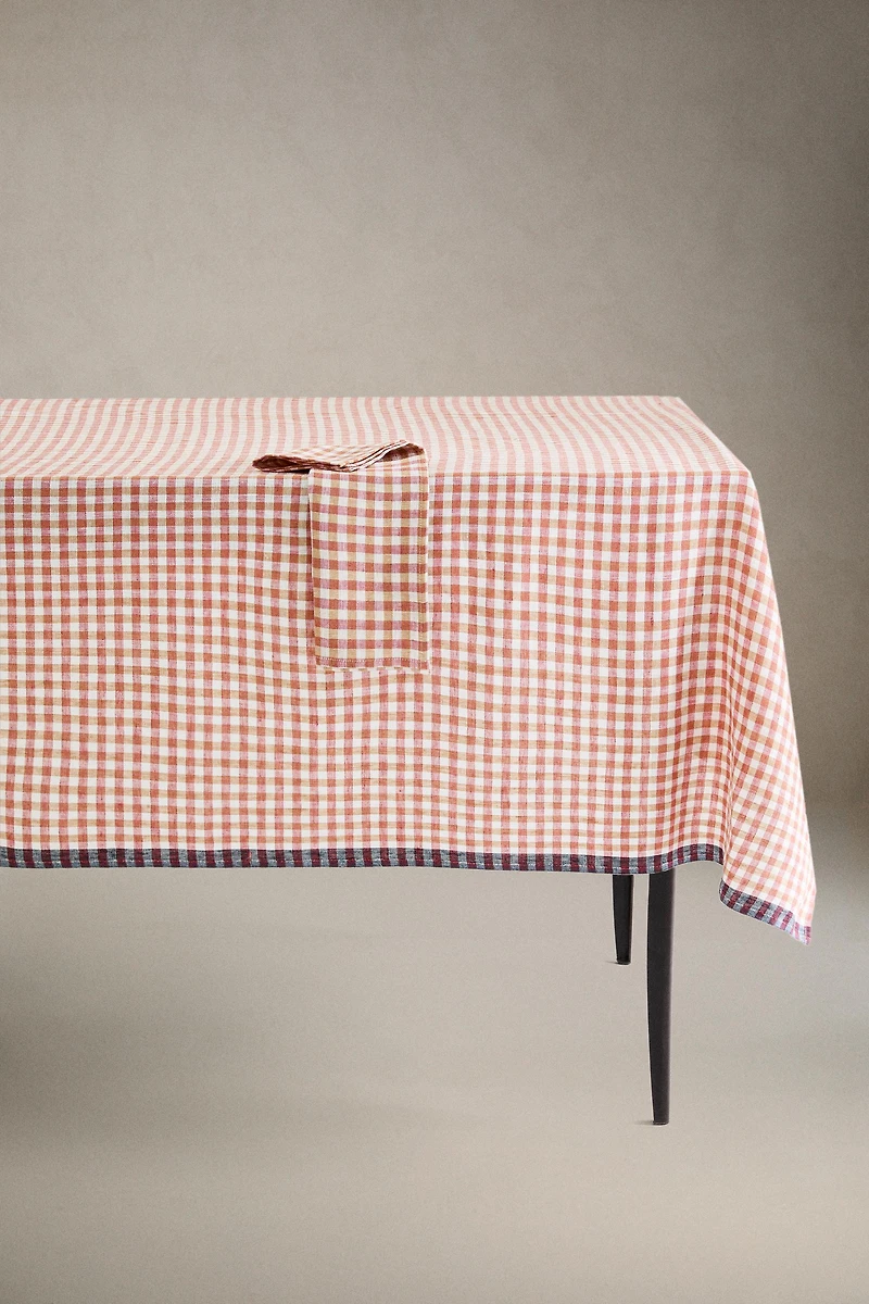 MATCHING LINEN TABLECLOTH WITH A GINGHAM DESIGN