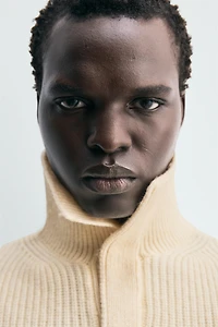 TEXTURED MOCK NECK JUMPER