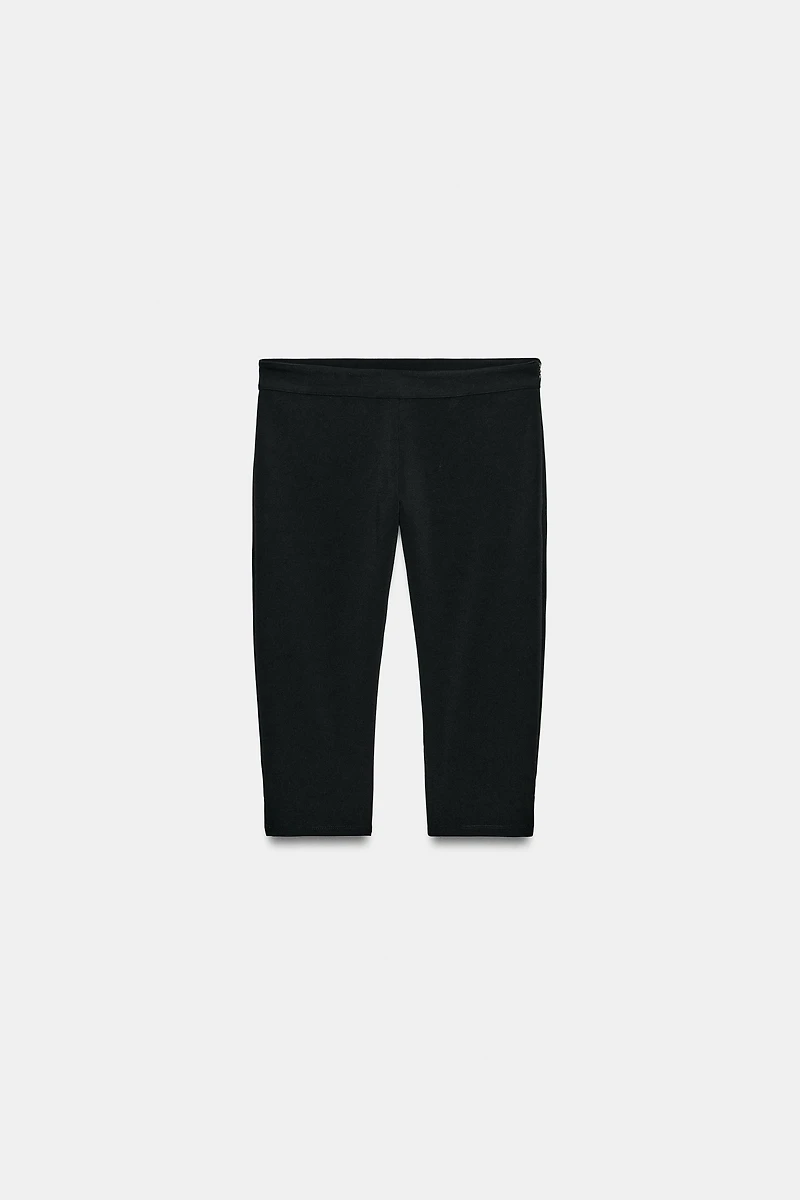 STRETCH CAPRI PANTS