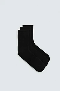 THREE-PACK OF BASIC RIBBED SOCKS