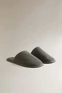 WARM FABRIC SLIPPERS