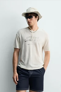 T-SHIRT LAVÉ EN COTON ET LIN AVEC INSCRIPTION