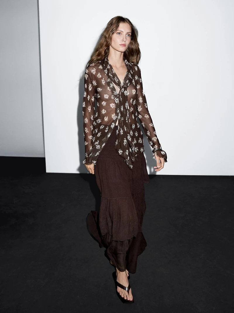Flowing shirt with scarf collar