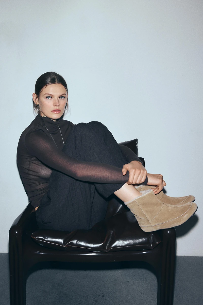 SOFT LEATHER ANKLE BOOTS