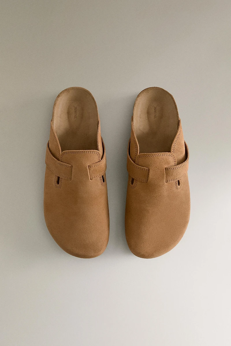 LEATHER CLOGS WITH STRAP