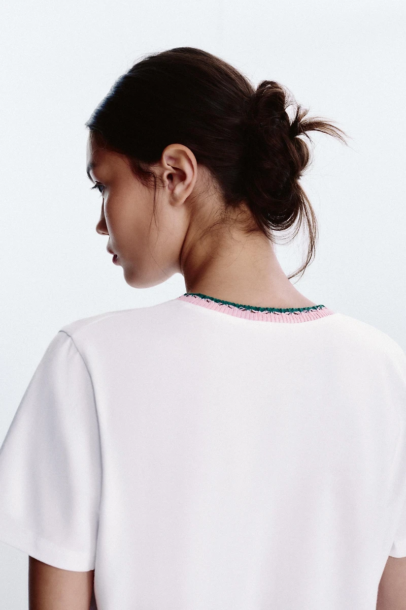 T-SHIRT TEXTE COL TRICOT