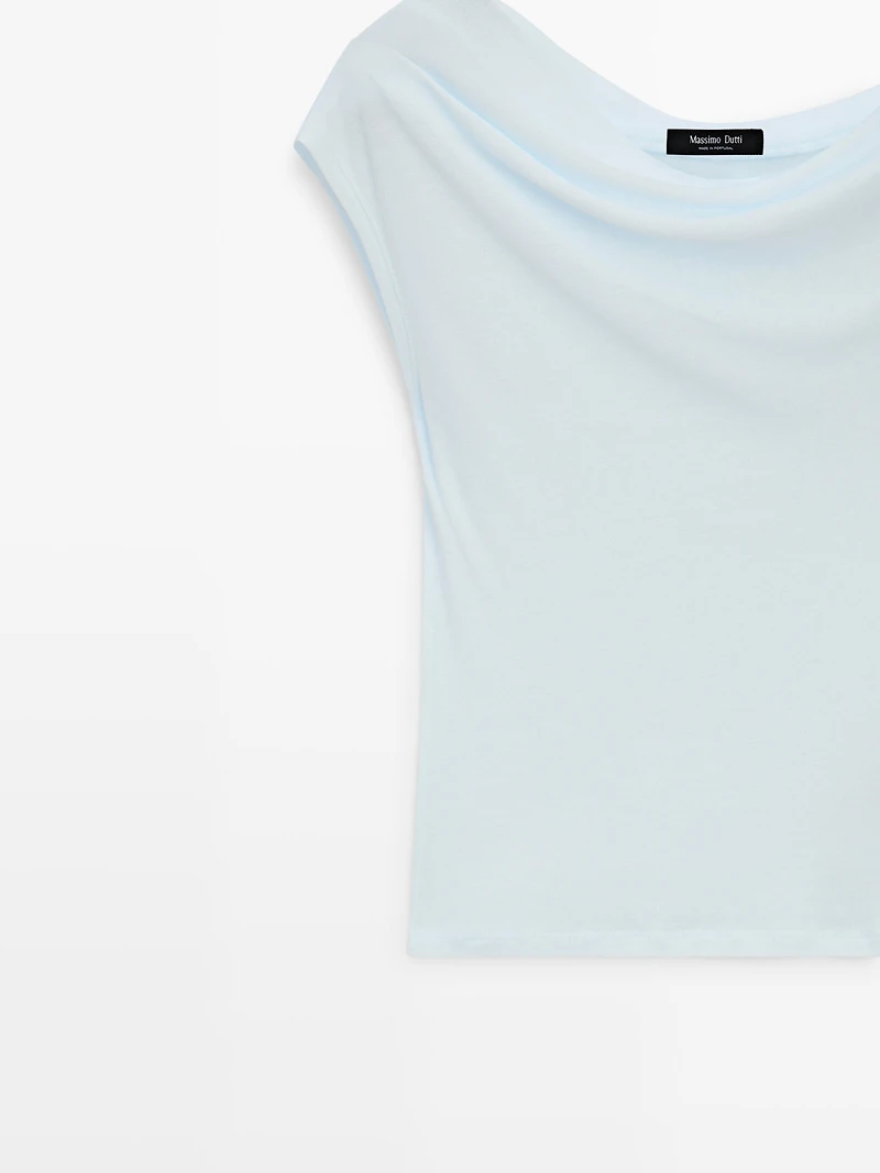 Top asymétrique sans manches