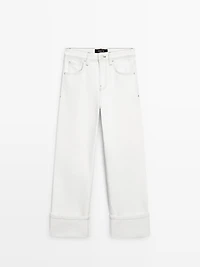 Straight-leg jeans with hem detail