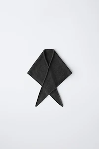 FOULARD TRIANGULAIRE 100 % CACHEMIRE