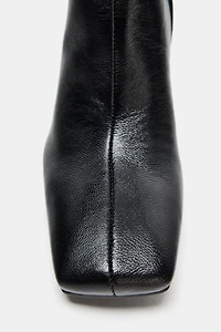 BOTTINES À TALONS EN CUIR BOUT CARRÉ