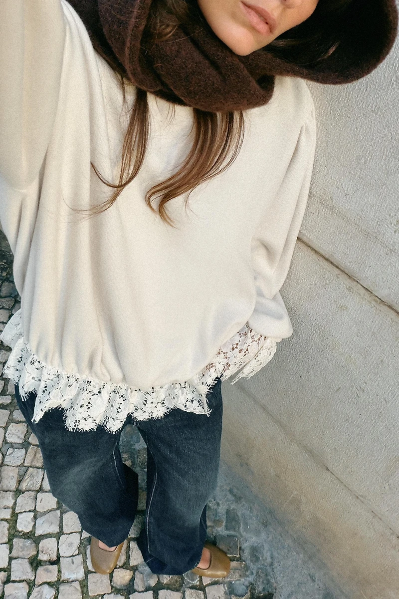 ROMANTIC LACE TOP