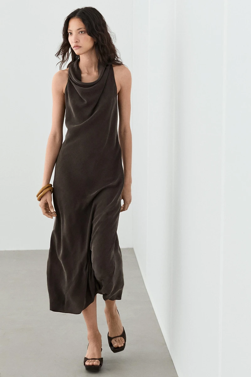 Robe midi décolleté drapé