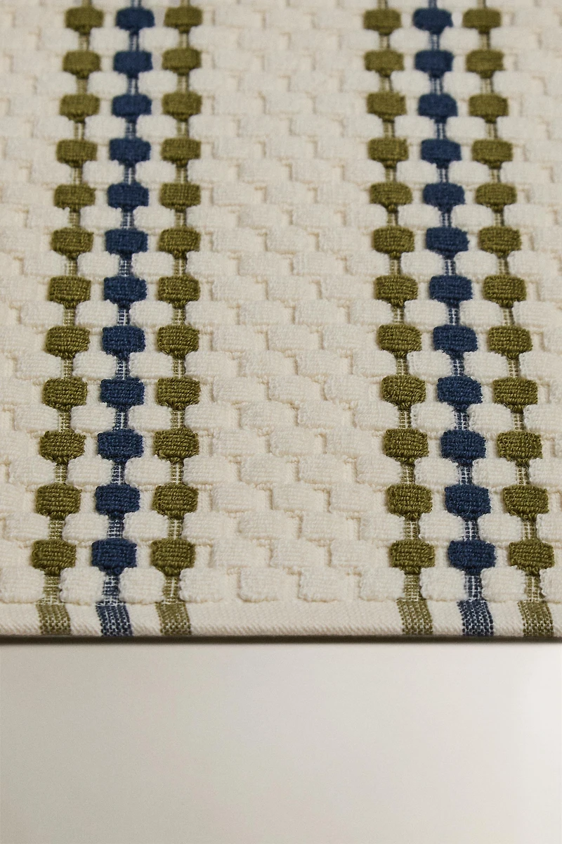 GEOMETRIC TEXTURED BATH MAT