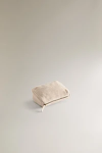 MEDIUM TOWEL TOILETRY BAG