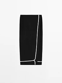 Jupe midi avec broderie contrastante