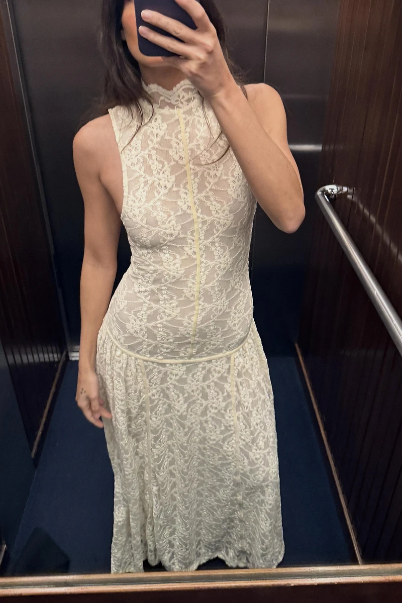 LONG LACE DRESS