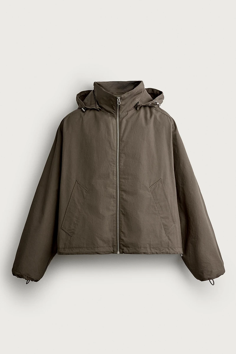 BLOUSON TECHNIQUE CROPPED FIT À CAPUCHE