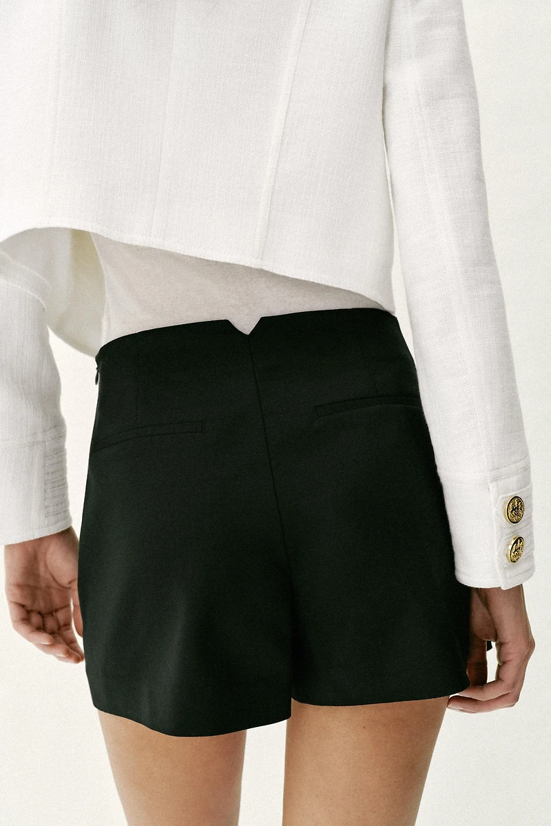 HIGH-WAISTED SHORTS