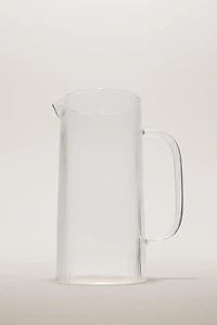 BOROSILICATE GLASS PITCHER WITH LINE DESIGN