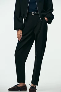 BELTED PLEATED PANTS