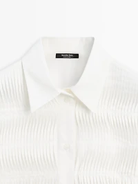 100% cotton shirt with chest detail