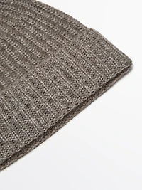 Ribbed 100% cashmere beanie