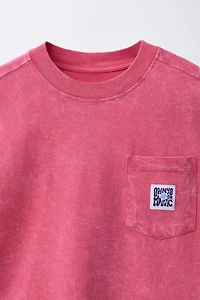 WASHED EFFECT FELPA POCKET PRINT T-SHIRT