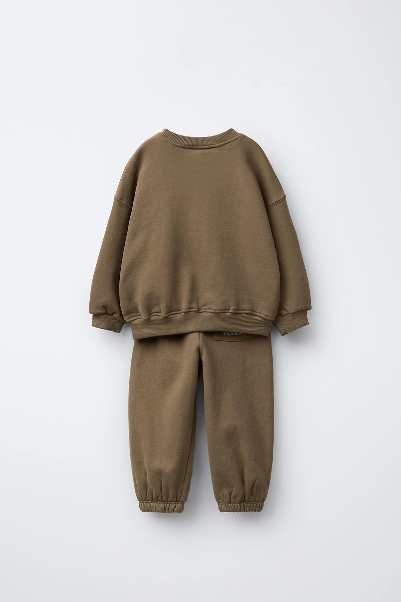 ENSEMBLE DE JOGGING SWEAT ET PANTALON INSCRIPTION BRODÉE