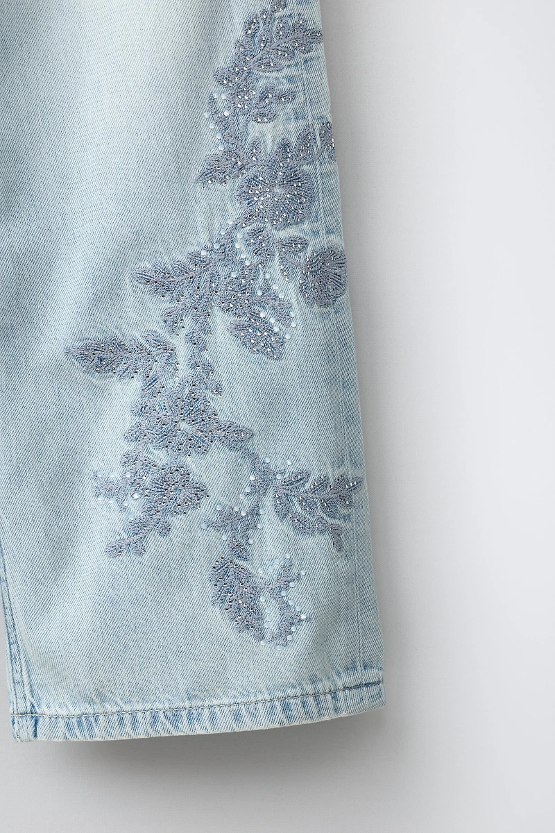 RHINESTONE EMBROIDERED FLORAL WIDE LEG JEANS