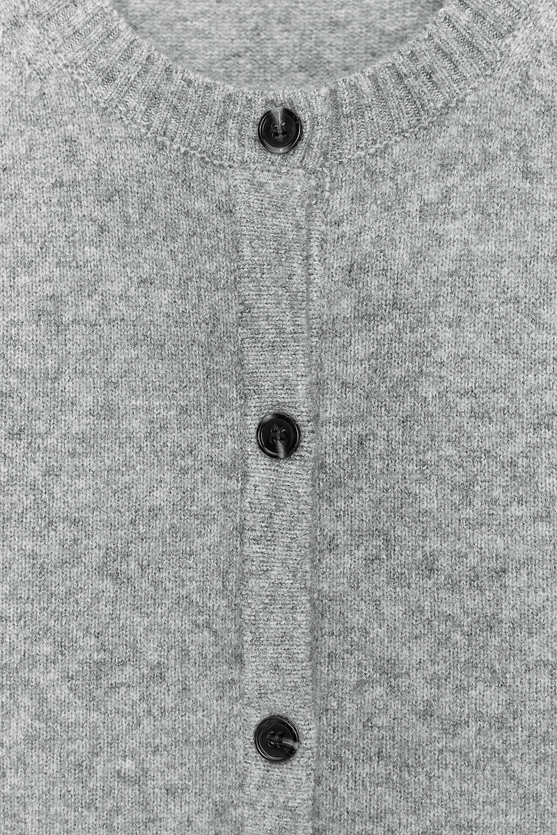 SOFT KNIT VEST