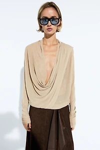 Cardigan en maille à détail drapé croisé