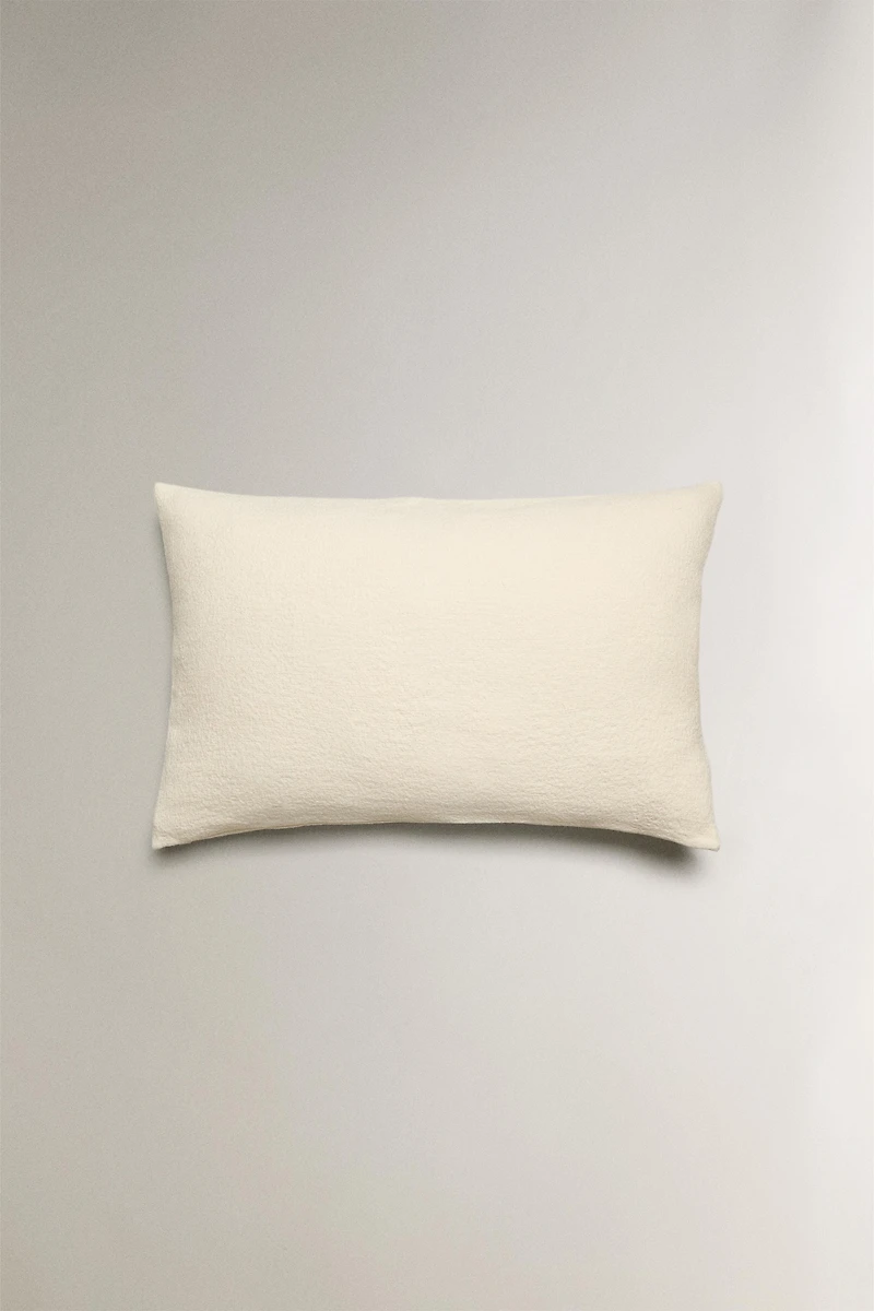 TEXTURED JACQUARD THROW PILLOW