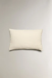 TEXTURED JACQUARD THROW PILLOW