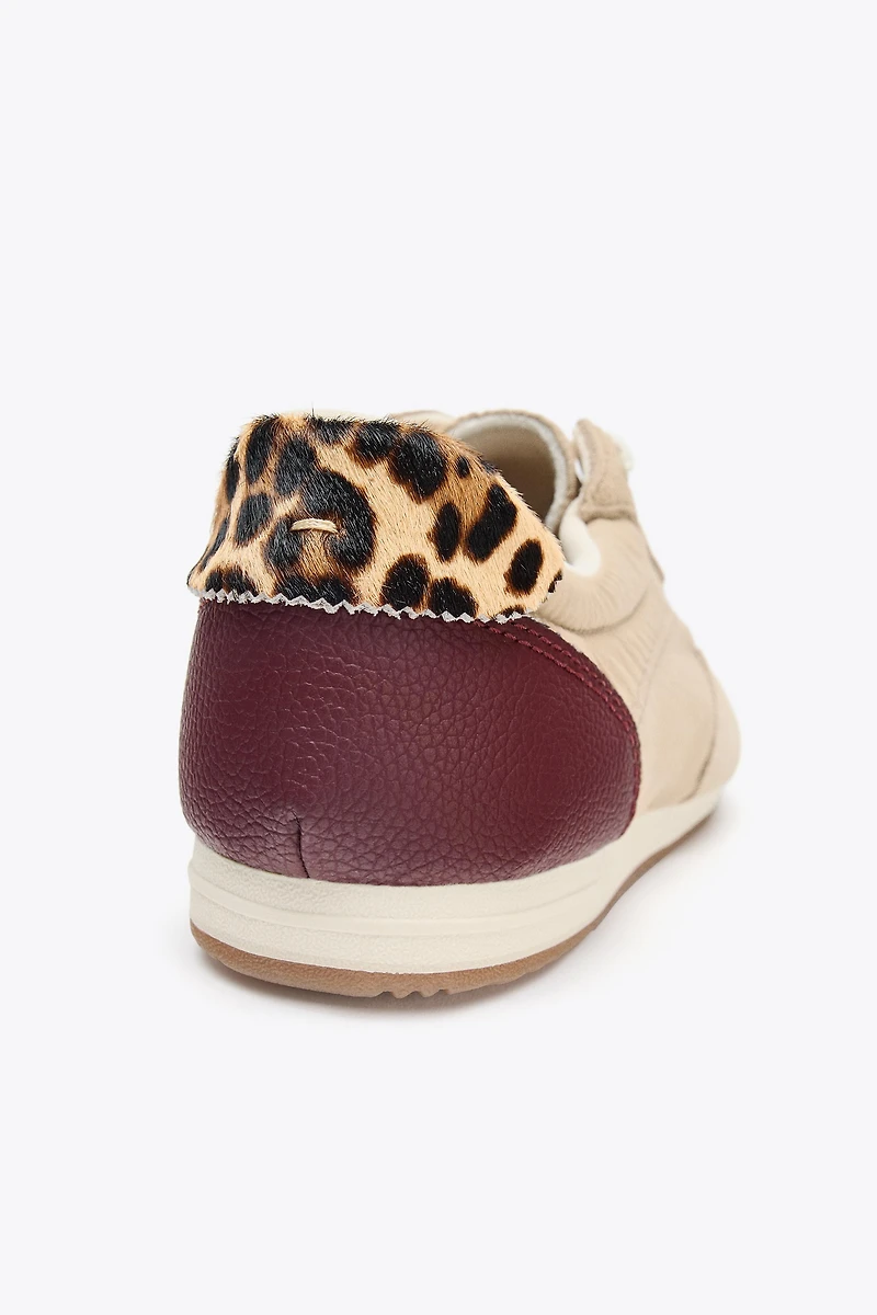 SOFT SNEAKERS