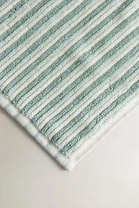 TEXTURED COLORED BATH TOWEL WITH STRIPES