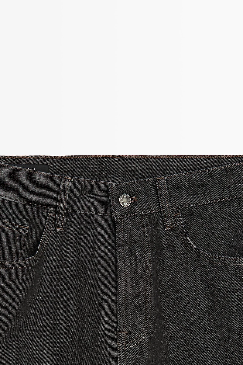 Lightweight tapered fit desized jeans