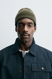 BONNET COURT STRUCTURÉ BOUTONNÉ